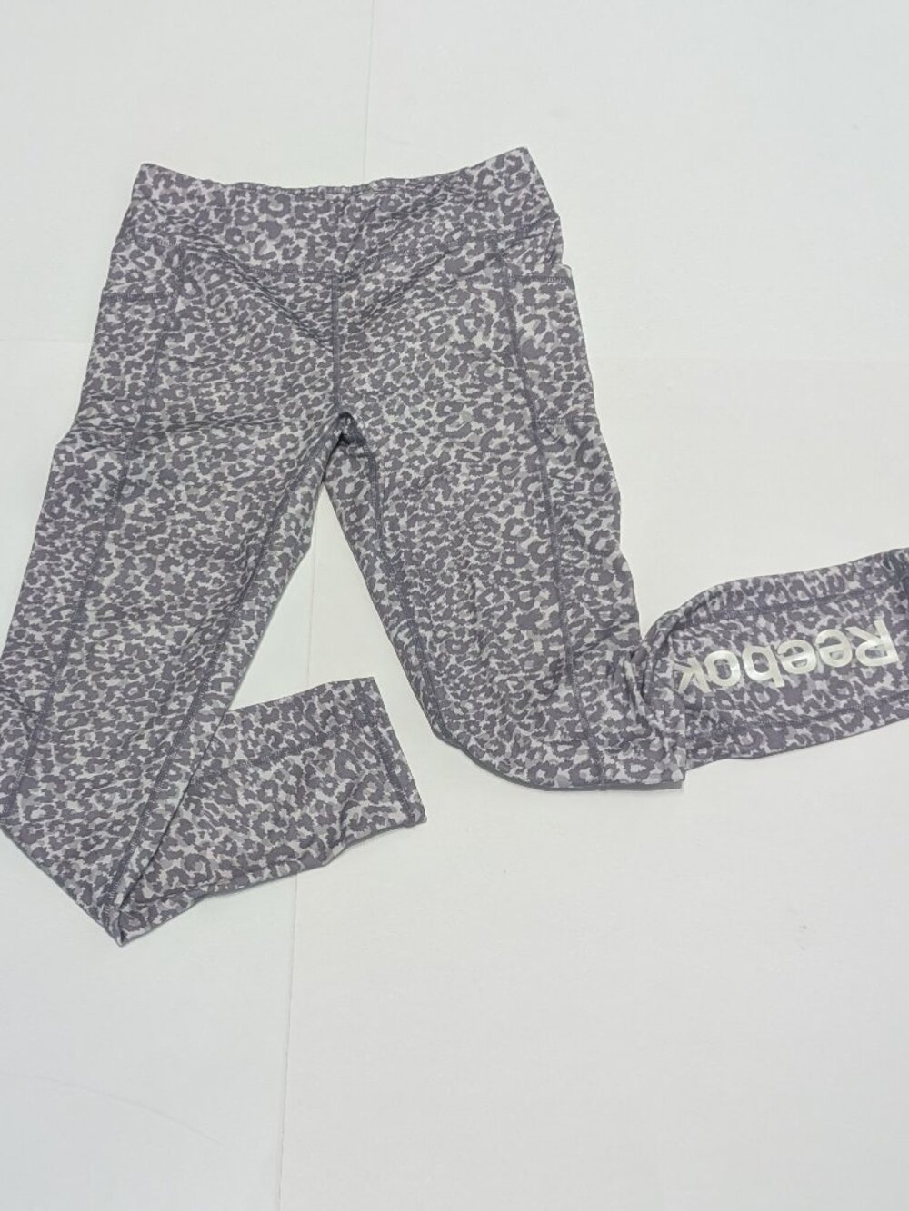 Reebok Women's Grey & White Animal Print Leggings with Pockets Size XL 14/16